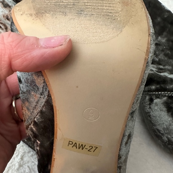 Cape Robbin green crushed velvet thigh high boots - Picture 5 of 6